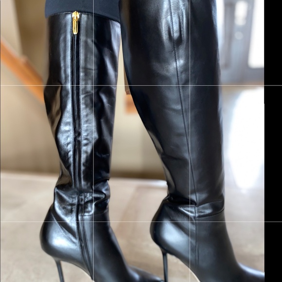 Sergio Rossi Knee High Black Leather Boots - Picture 4 of 8